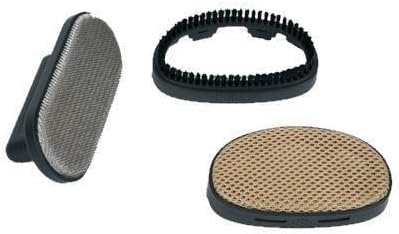 Muestra unos cepillos para facilitar el planchado de prendas