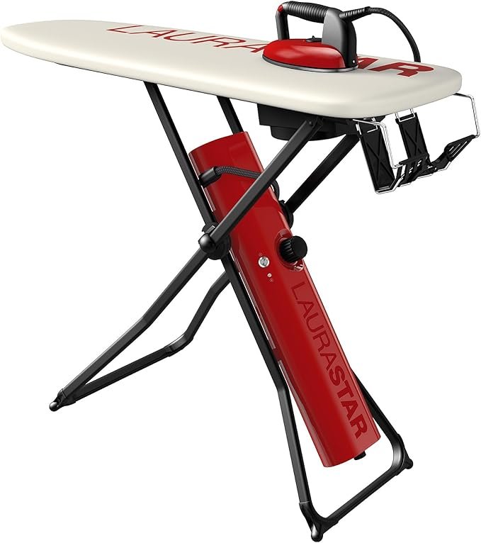 Muestra uno de los centros de planchado tradicionales con tabla